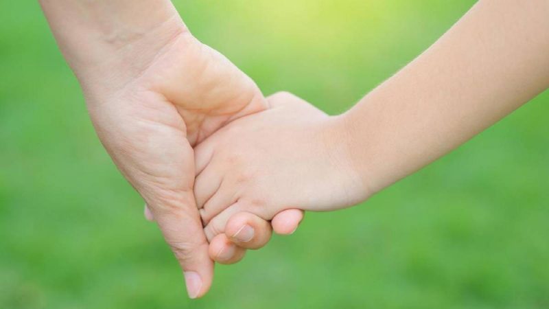 Berita trending terbaru dan berita viral terbaru : Wanita ini berhasil temukan putri kandung yang tak lain ialah sang menantu di pernikahan putranya.