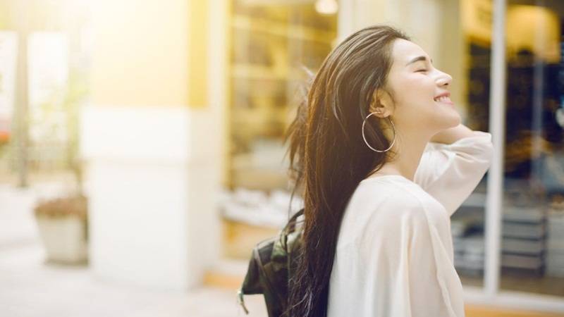 Cekricek.id - Sebagian banyak yang mengatakan bahwa alasan wanita jomblo karena tak laku, padahal jomblo sendiri merupakan pilihan seseorang.