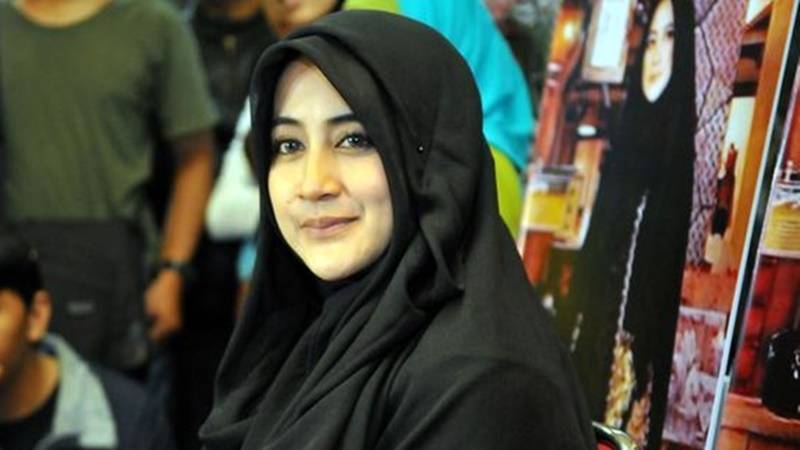 Cekricek.id: Umi Pipik takiut jika anak dari pernikahan siri Uje jatuh cinta dengan putrinya, minta media untuk mencari keberadaaanya.