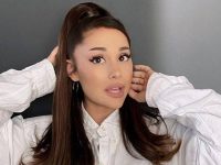 Cekricek.id: Kabar bahagia, Ariana Grande telah menikah dan menyandang status sebagai istri dari Dalton Gomez.