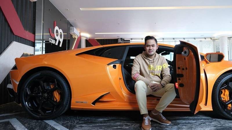 Cekricek.id: Berikut ini merupakan profil dari Gilang Widya Pramana adalah seorang Crazy Rich Malang.