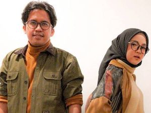Cekricek.id: Benarkan kabar perselingkuhan, Nissa sabyan dan Ayus sabyan datang sebagai pasangan dalam acara di rumah Iis Dahlia.