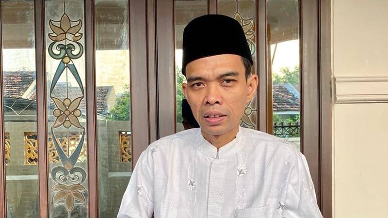 Cekricek.id: Ustadz Abdul Somad rayakan momen ulang tahun bersama kerabat dan istri tercintanya. Turut didoakan oleh warganet