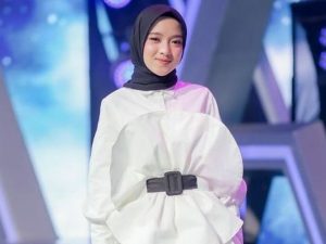 Cekricek.id - Seorang dokter kandungan mengungkap dirinya diberi hadiah oleh Nissa Sabyan sebuah bingkisan buah. Dokter tersebut juga mengungkap bahwa Ayus Sabyan adalah Suami dari Nissa.