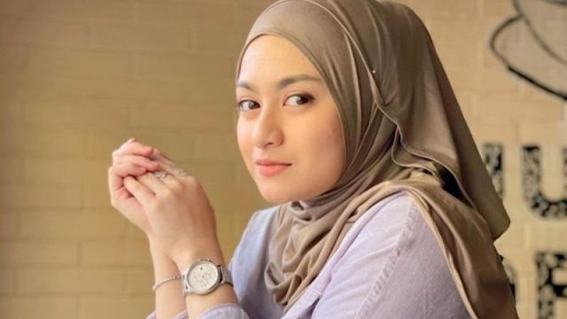 Nathalie Holscher - Artis Hijrah