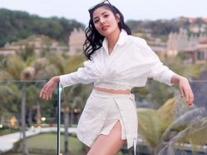 Nindy Ayunda bercerai dengan suaminya. Ia pun kemudian membongkar aib suaminya.