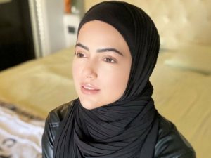 Sana Khan - artis Bollywood