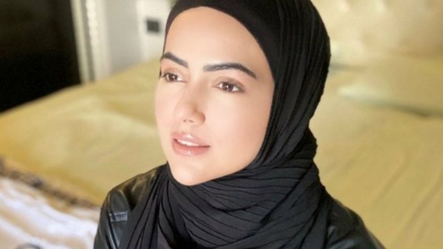 Sana Khan - artis Bollywood