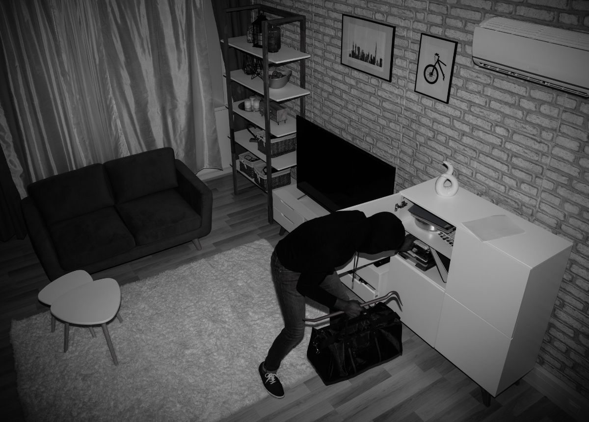 Gak hanya orang biasa rumahnya kemalingan. Tapi sederet artis Hollywood ini juga pernah ketiban sial rumahnya kemasukan maling.