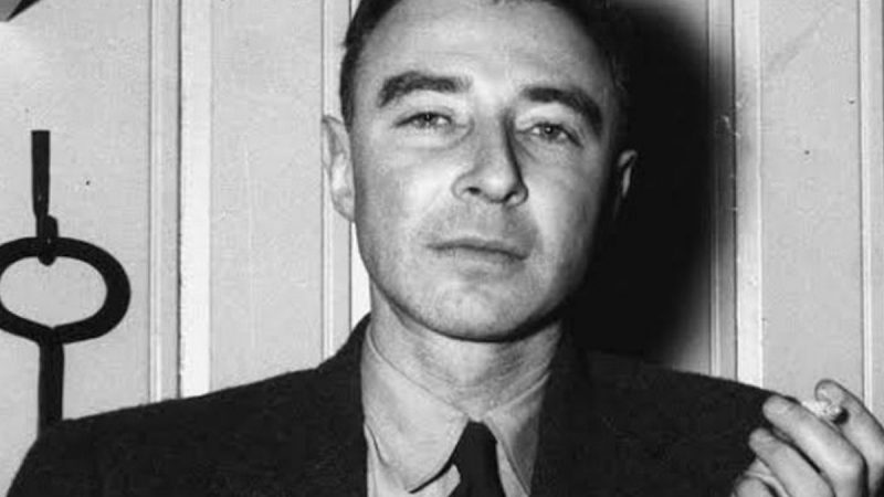 Berita terbaru hari ini: Penemu bom atom Julius Robert Oppenheimer.