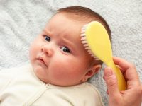 Berita terbaru hari ini: Cara Mengatasi Rambut Bayi Rontok