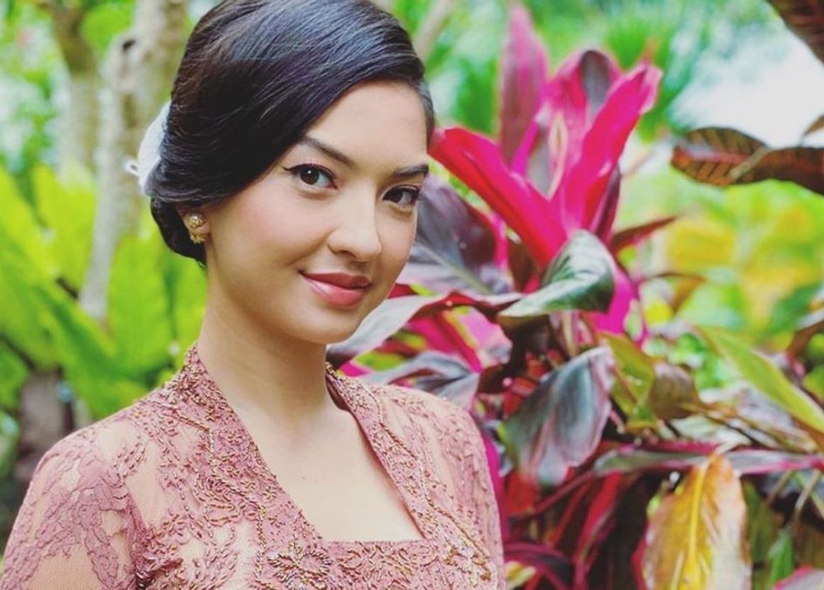 Raline Shah berkomentar tentang film horor yang baru-baru ini ditontonnya. Ekspresinya dianggap netizen tetap cantik meski sedang takut.