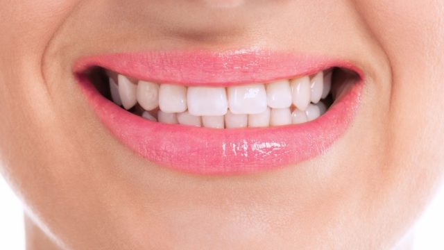Berita terbaru hari ini: Cara memutihkan gigi secara alami
