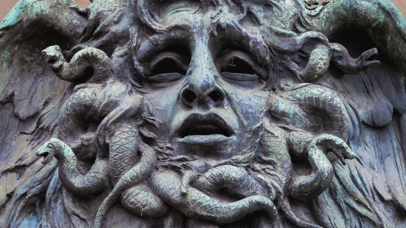 Berita terbaru hari ini: Inilah kisah tragis Medusa yang dikutuk menjadi monster dengan rambut ular yang mati dengan kepala dipenggal.