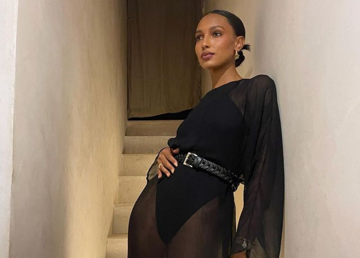 Jasmine Tookes - Berita artis, selebriti, dan gosip terbaru hari ini: TC Candler merilis daftar The Most Beautiful Faces of 2021 atau 100 wanita tercantik di dunia tahun 2021.