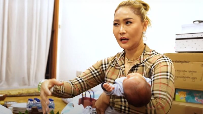 Berita artis, selebriti, dan gosip terbaru hari ini: Inu Daratista bantah menjadi korban KDRT oleh sang suami Adam Suseno usai mengunggah foto tangannya yang lebam