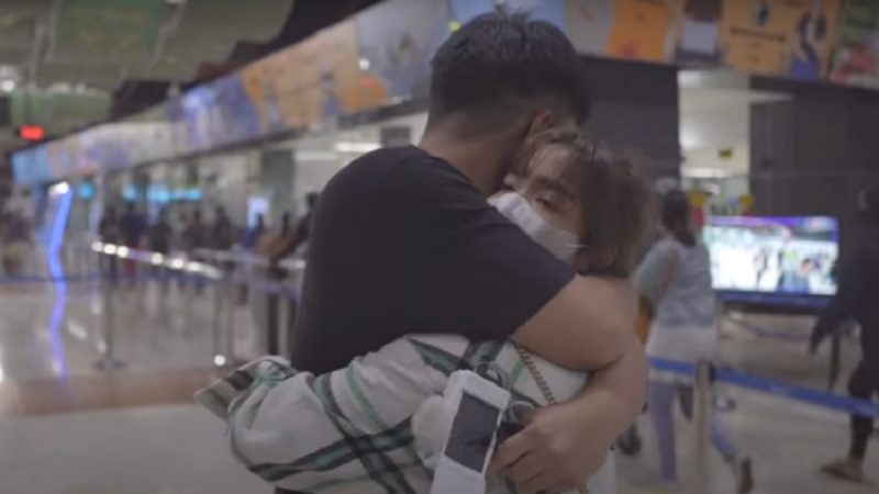 Berita artis, selebriti, dan gosip terbaru hari ini: Thariq Halilintar kedapatan memanggil Fuji sayang dan berpelukan di Bandara