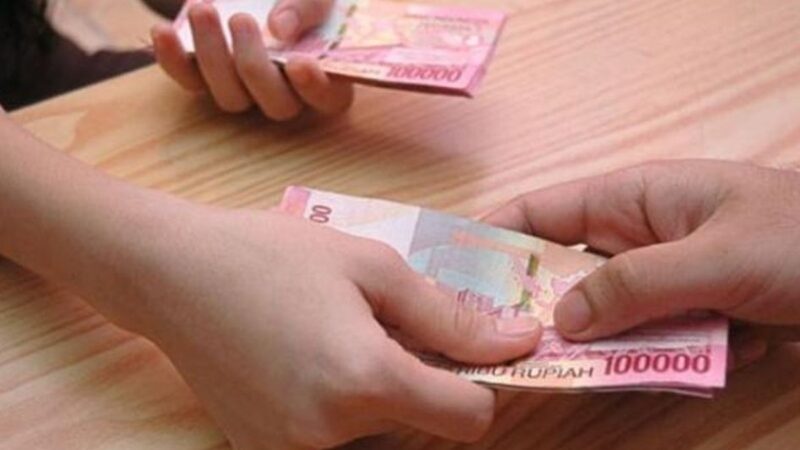 Berita terkini, terbaru, dan berita pilihan hari ini: seorang IRT ditangkap polisi karena kasus penipuan yang berkedok investasi bodong dan arisan.