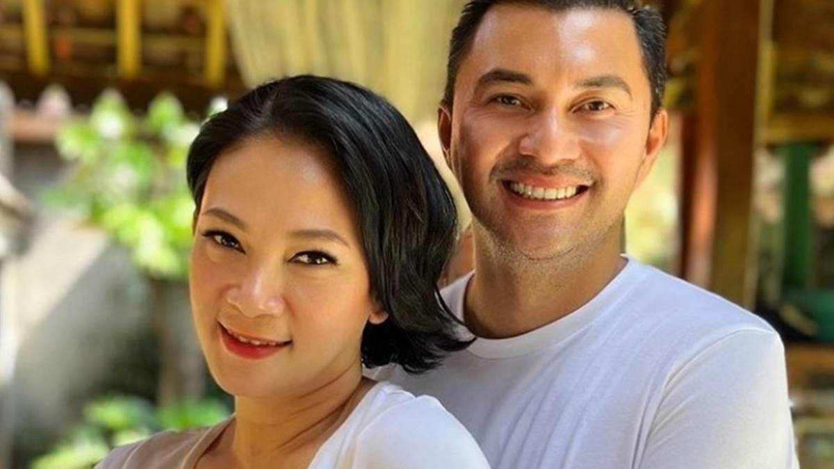 Sebelum Menikah, 5 Pasangan Artis Ini Dulu Sempat Membenci Pasangannya 9 Lampiran Gambar