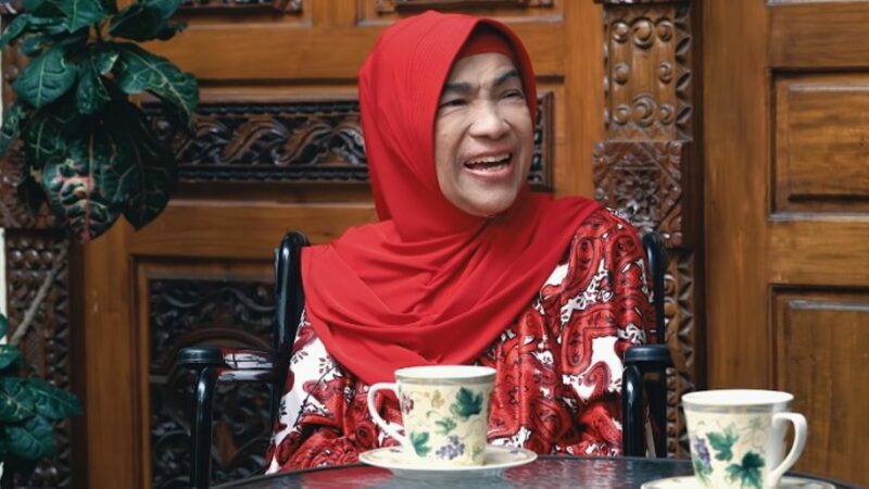 Berita artis, selebriti, dan gosip terbaru hari ini: Dorce Gamalama mengaku pasrah dan ikhlas terkait siapa yang akan memandikan jenazahnya ketika meninggal nanti.