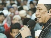 Berita Terbaru: Menyadari kesalahan, Ustaz Yahya Waloni sadar setelah dilayani sepenuh hati oleh umat Kristen saat dalam penjara.