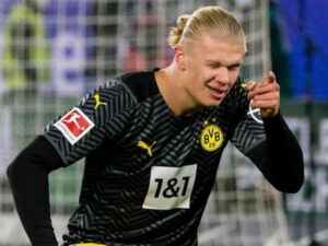 Berita bola: Striker muda Borussia Dortmud yang tengah naik daun, Erling Haaland, dinilai akan menjadi striker terbaik di dunia.
