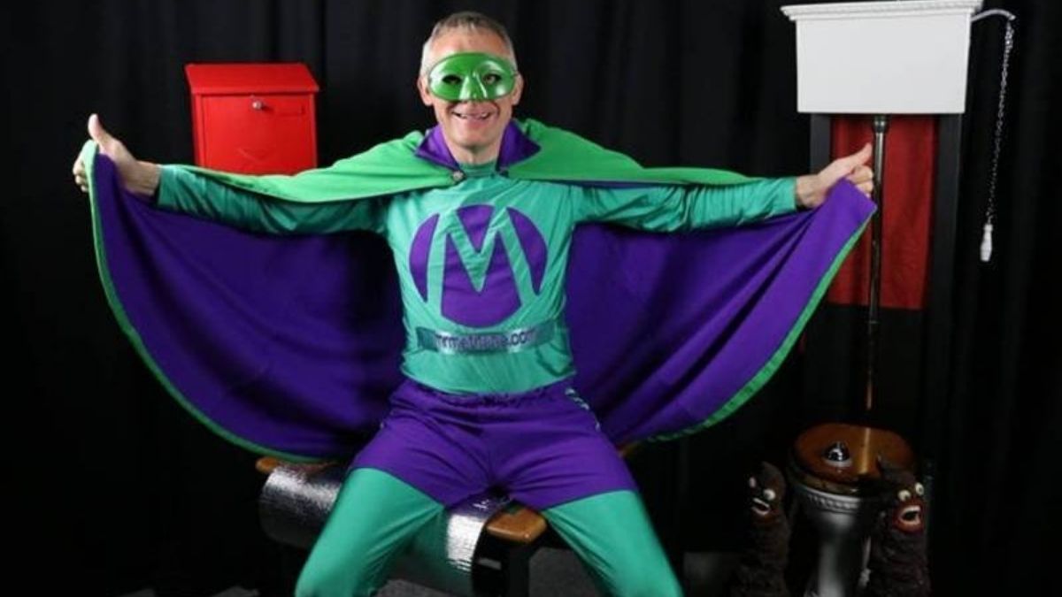 Berita terkini, terbaru, dan berita pilihan hari ini: Paul Oldfield, Pria pemegang rekor dunia kentut terbanyak di dunia dalam satu menit dan berhasil terkenal dan menghasilkan karena bakat uniknya itu.