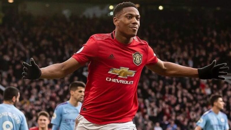 Berita bola: Inter Milan kini sedang memantau penyerang Manchester United, Anthony Martial. Martial kini dipinjamkan klub La Liga Spanyol, Sevilla