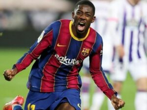 Berita bola: Penyerang anyar Barcelona Aubameyang meyakinkan rekannya Masour Ousmane Dembélé agar bertahan di Camp Nou.