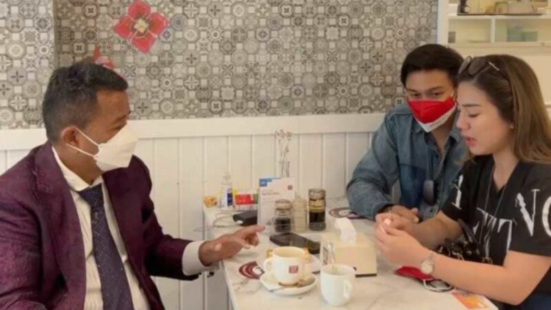 Setelah Disomasi, Felicya Menangis Bertemu Hotman Paris