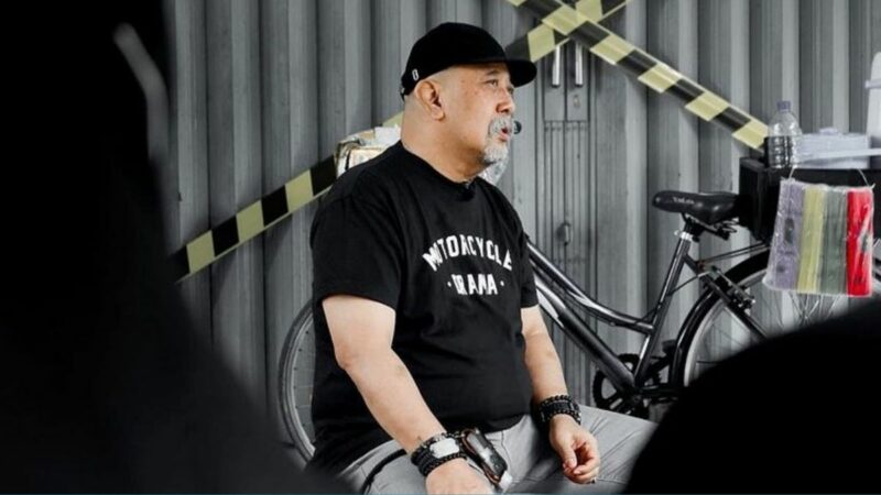 Berita artis: Indro Warkop kenang Indro dan Kasino, ingat nasihat untuk segera tamatkan bangku pendidikan agar memiliki pemikiran yang sama.