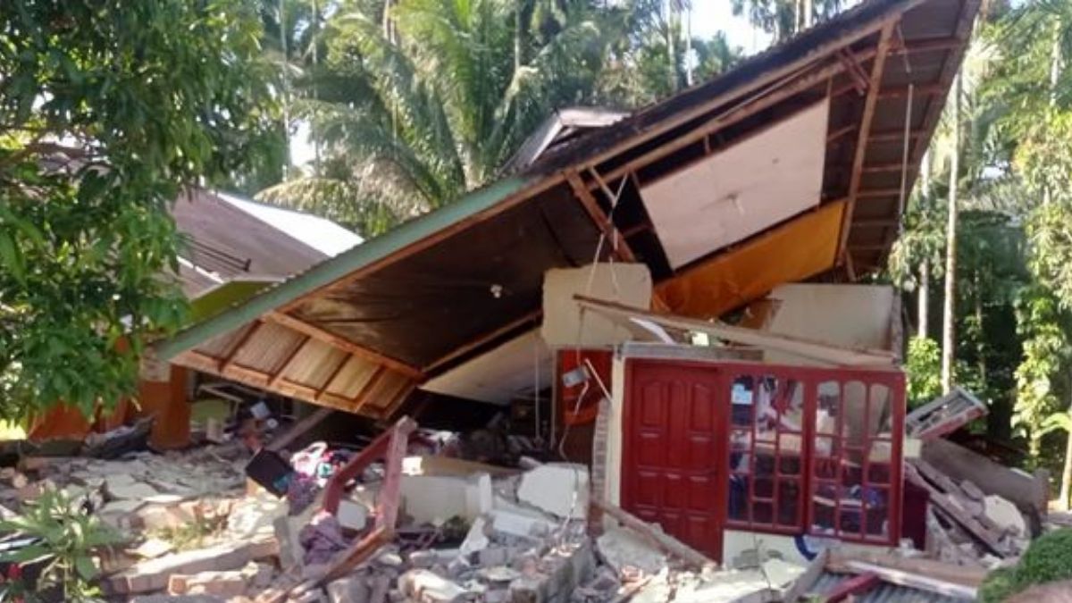 Berita terbaru: Gempa berkekuatan 6.2 Magnitudo mengguncang Kabupaten Pasaman Barat Provinsi Sumbar, Jumat (25/2/2022) pukul 08.39 WIB.