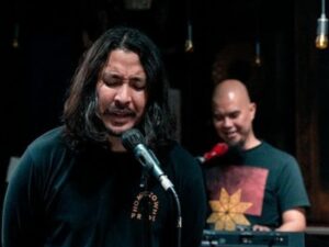 Info musik: Ello resmi menjadi vokalis band DEWA 19. Hal itu disampaikan Ello lewat akun Instagram pribadinya, Senin (28/02/2022)