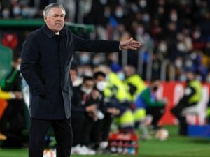 Pemain Madrid Marah Ancelotti Mainkan Skema Bertahan Lawan PSG