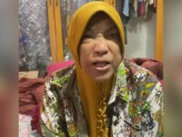 Berita Artis: Dorce Gamalama meninggal dunia. Inilah profil artis transgender yang berasal dari daerah Solok Provinsi Sumatera Barat itu.
