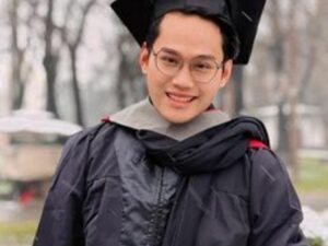 Berita artis: Rudy Salim membongkar kebohongan affiliater binomo Indra Kenz pura-pura beli mobil mewah demi konten.