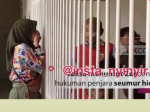 Berita artis: Zul Zivilia dihukum penjara seumur hidup, sang istri baru-baru ini terekam menangis di luar penjara dengan keputusan itu.