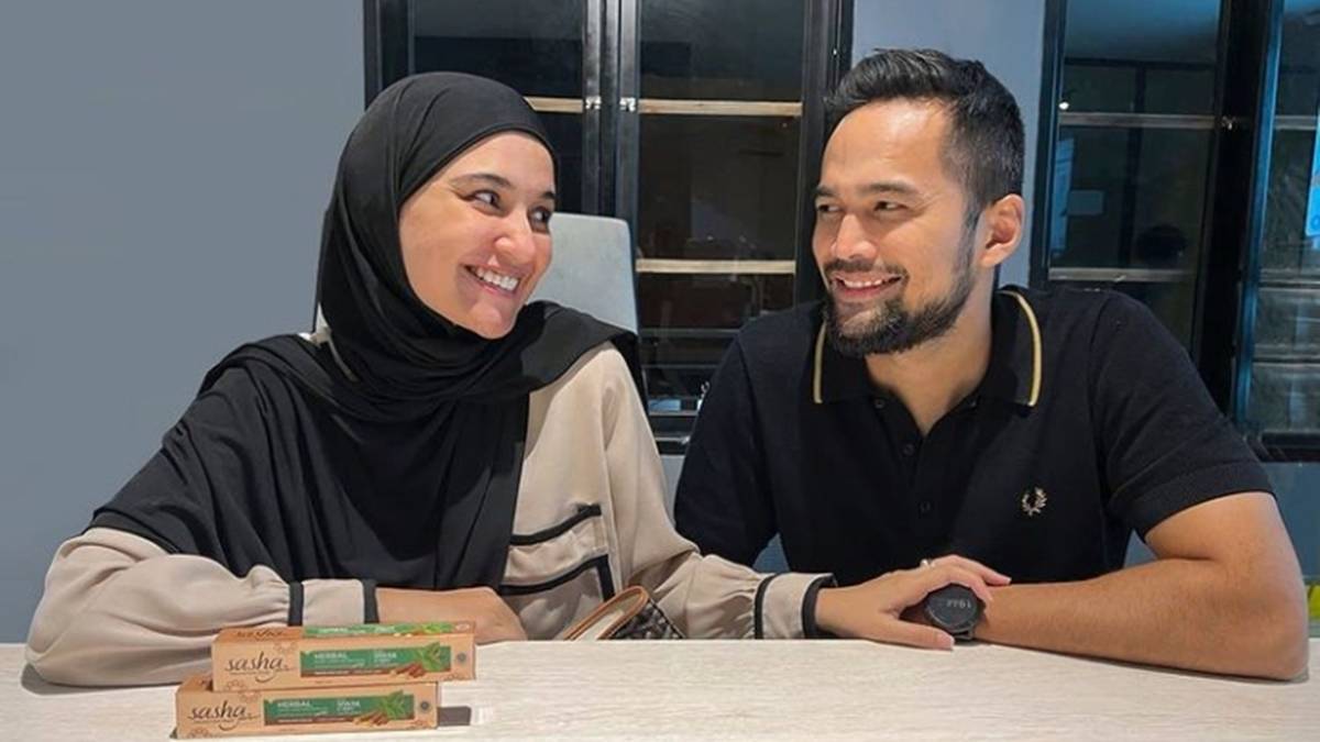 Sebelum Menikah, 5 Pasangan Artis Ini Dulu Sempat Membenci Pasangannya 6 Lampiran Gambar