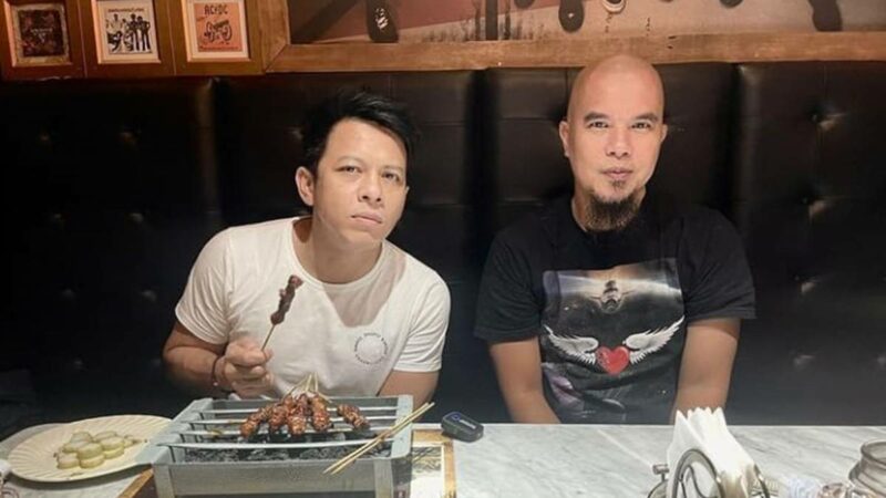 Berita artis, selebriti, dan hot gosip artis terbaru hari ini: terpilih jadi presiden, Ahmad Dhani berencana kirim musisi ke Amerika Serikat.