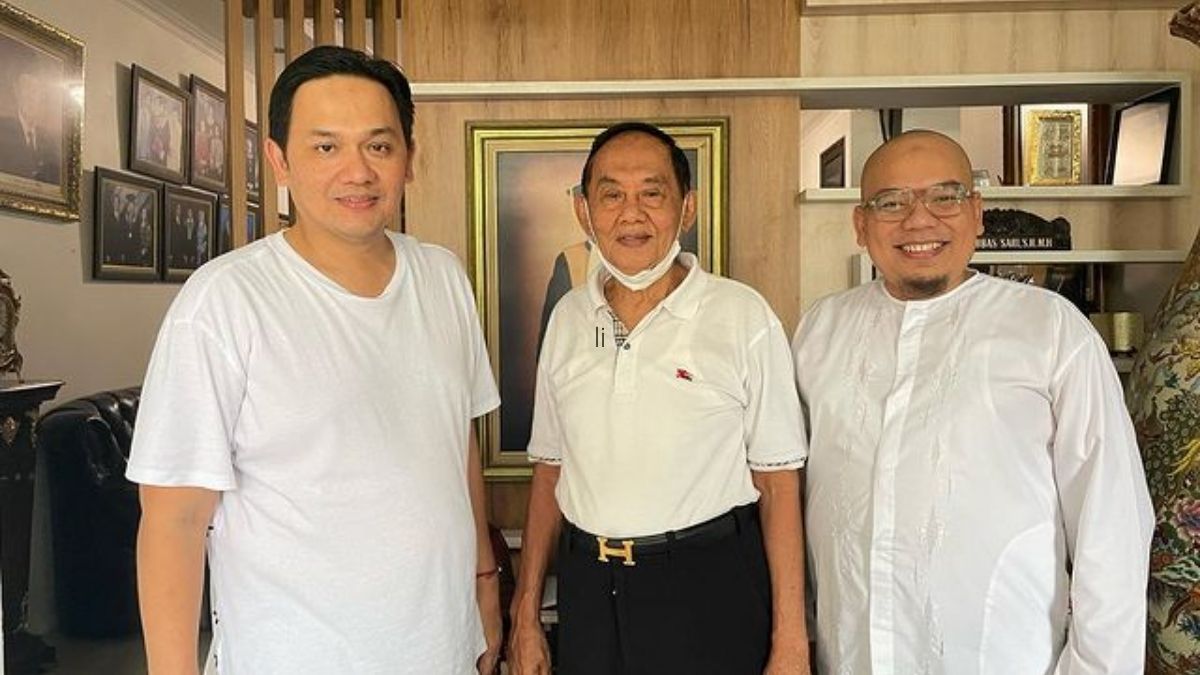 Pimpin Partai Pandai, Farhat Abbas Bakal Maju di Pilpres 2024 2 Berita terbaru : Ini biodata Mustofa Nahrawardaya, pria yang akan dipilih Farhat Abbas jadi menteri agama bila terpilih jadi presiden.