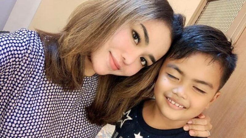 Berita artis, selebriti, dan hot gosip artis terbaru hari ini: Usai diselingkuhi suami, Medina Zein malah ajak orang untuk lepas hijab.