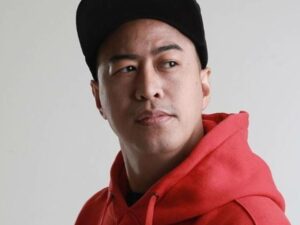 Berita terkini, terbaru, dan berita pilihan hari ini: Pandji Prawigaksono sebut jika ada menteri gay di Indonesia, tepatnya menteri yang menjabat di bidang pariwisata.