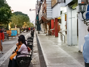 Berita terkini, terbaru, dan berita pilihan hari ini: PKL di kawasan Malioboro Yogyakarta pindah, Malioboro pun terlihat sepi dan lengang