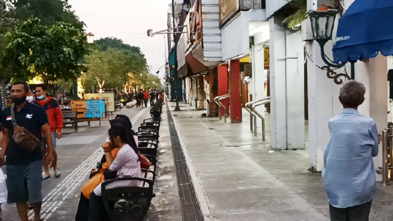 Berita terkini, terbaru, dan berita pilihan hari ini: PKL di kawasan Malioboro Yogyakarta pindah, Malioboro pun terlihat sepi dan lengang