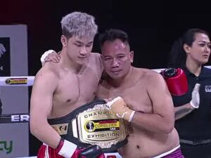 Berita artis: Vicky Prasetyo menyatakan menyerah melawan Azka Corbuzier saat akan memasuki ronde ketiga, ia pun menyerah dalam pertandingan karena cedera.