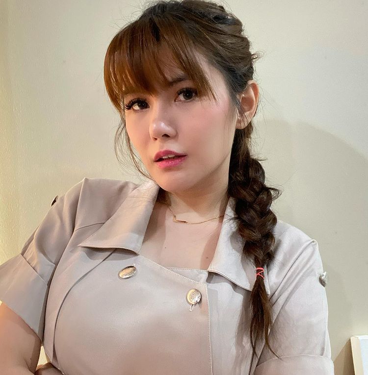 Takut Gendut, Angela Lee Tidak Ingin Punya Anak Lagi 2 Lampiran Gambar