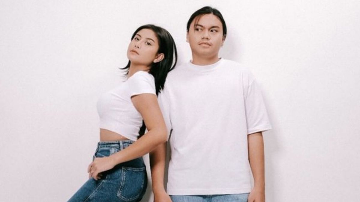 Peliknya Kisah Cinta Awkarin, Diporotin Gaga, Diselingkuhi Sabian dan Diprank Lamaran oleh Gangga 8 Lampiran Gambar
