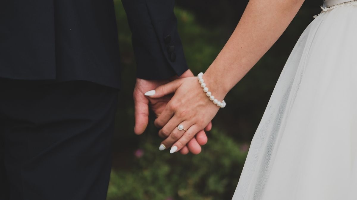 Berikut lima hal ini dapat jadi tandi bahwa seseorang sudah siap menikah meski masih berusia 20 tahunan.