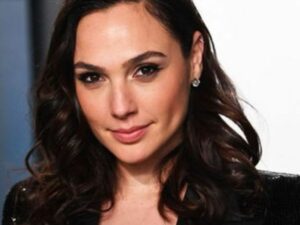 Berita artis: Gal Gadot berikan rahasia khusus untuk merawat kulitnya yang alami dengan rona kemerahan, Kamis 3 Maret 2022.