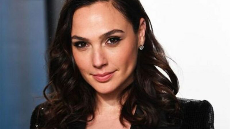 Berita artis: Gal Gadot berikan rahasia khusus untuk merawat kulitnya yang alami dengan rona kemerahan, Kamis 3 Maret 2022.